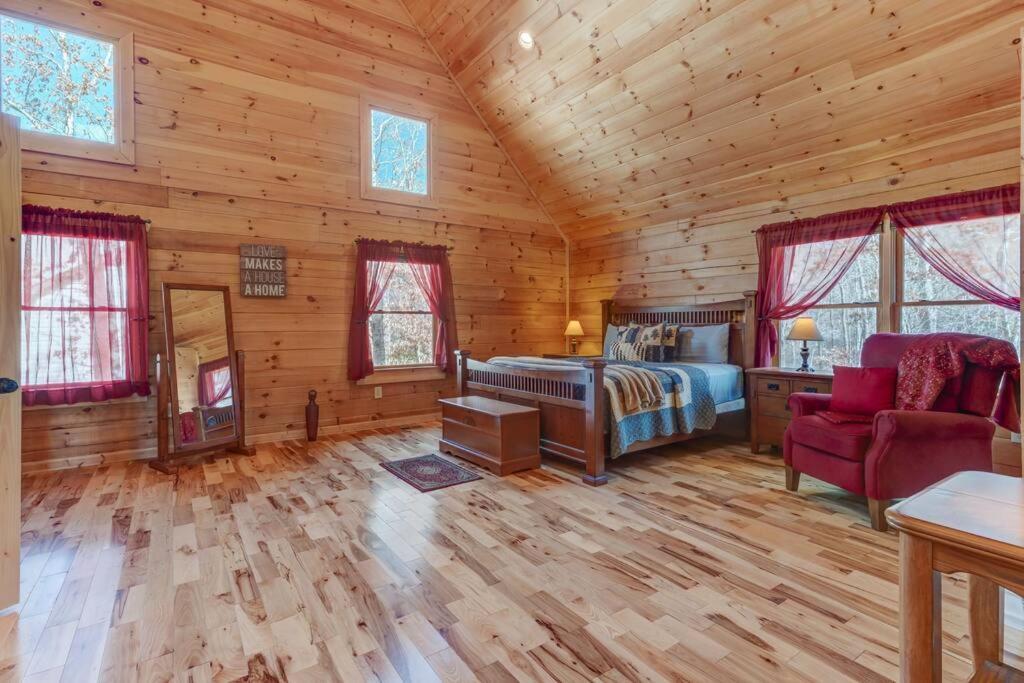 Hot-Tub 6 Seater, Fire-Pit, Master King Bed, Wineries, Pickleball, Resort Amenities Ellijay Exterior foto